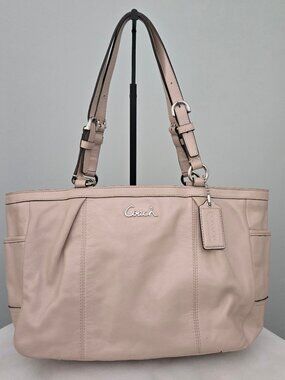 Coach Gallery Leather Shoulder Handbag